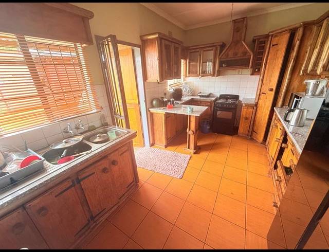 2 BEDROOM HOUSE FOR SALE IN VANDERBIJLPARK CW 6